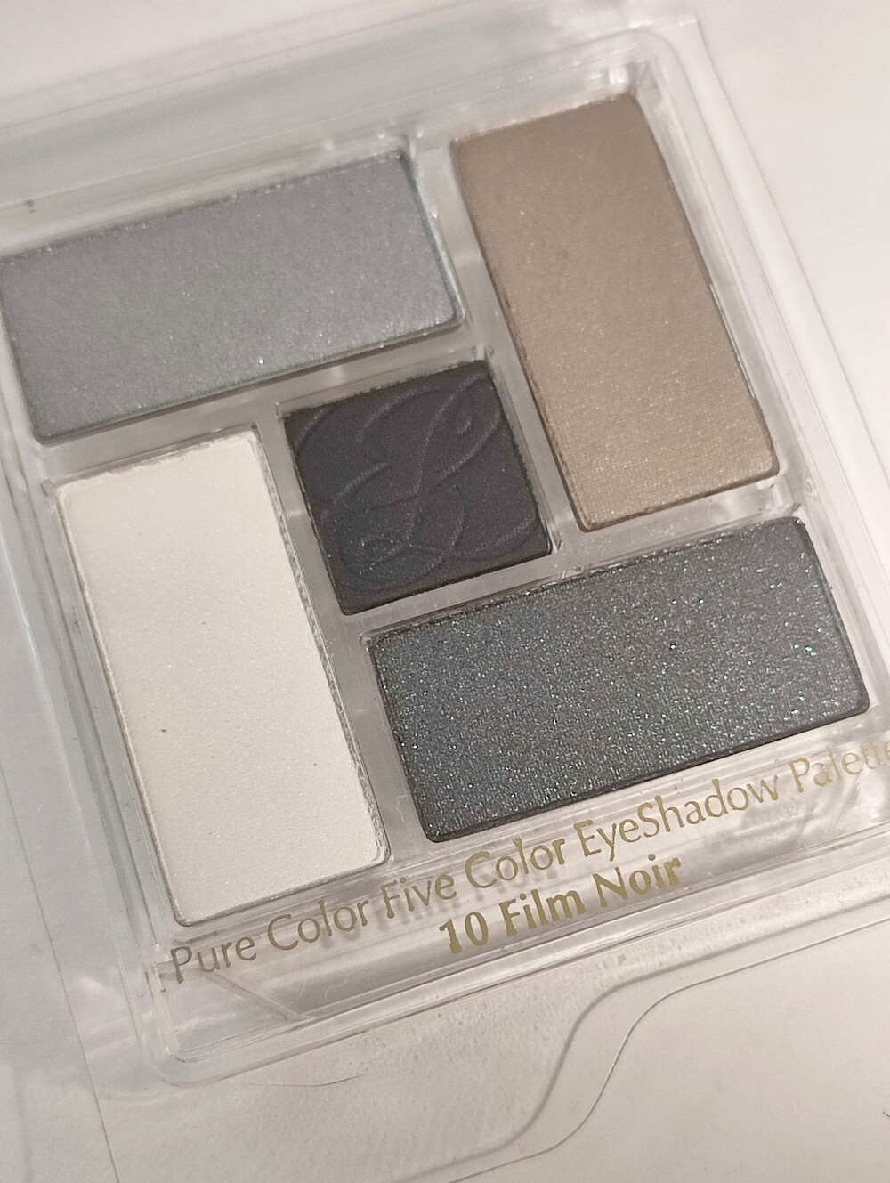 Estee Lauder Five-Color Eyeshadow Palette — White, Silver, Gray, Taupe, Black